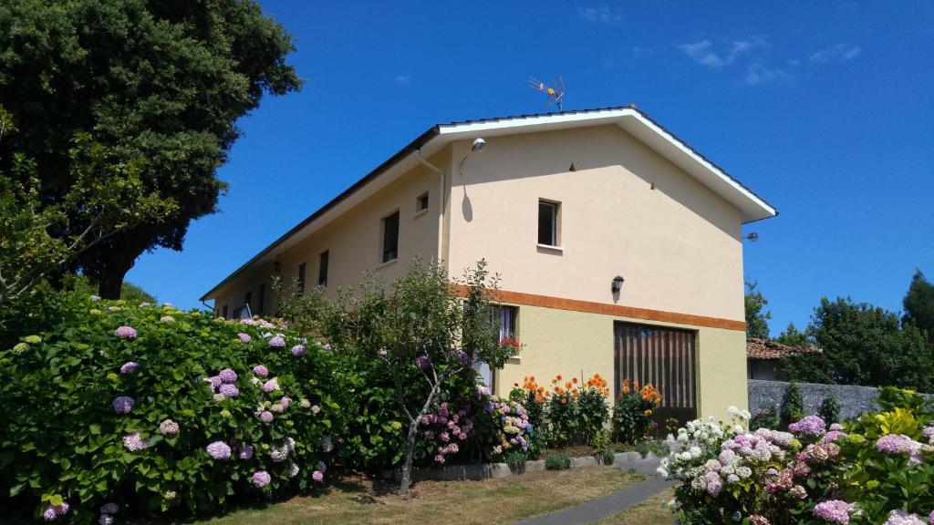 Hotel La Encina Celorio